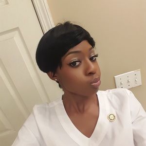 Meet your Posher, Denisha